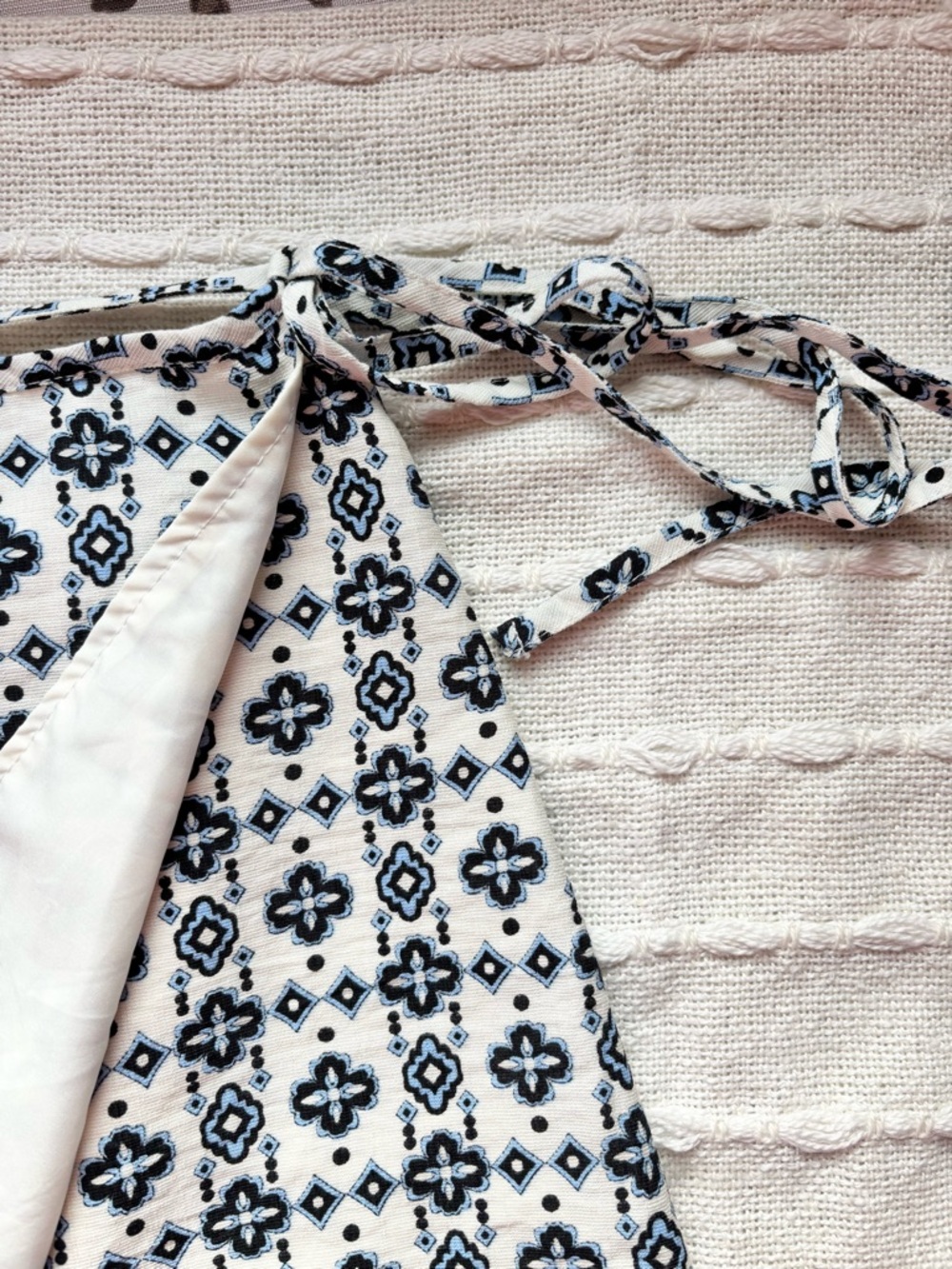 Blue Floral Tile Print Mini Wrap Skirt Tie Side Lined Boho Coastal Size S Preppy - Picture 6 of 12